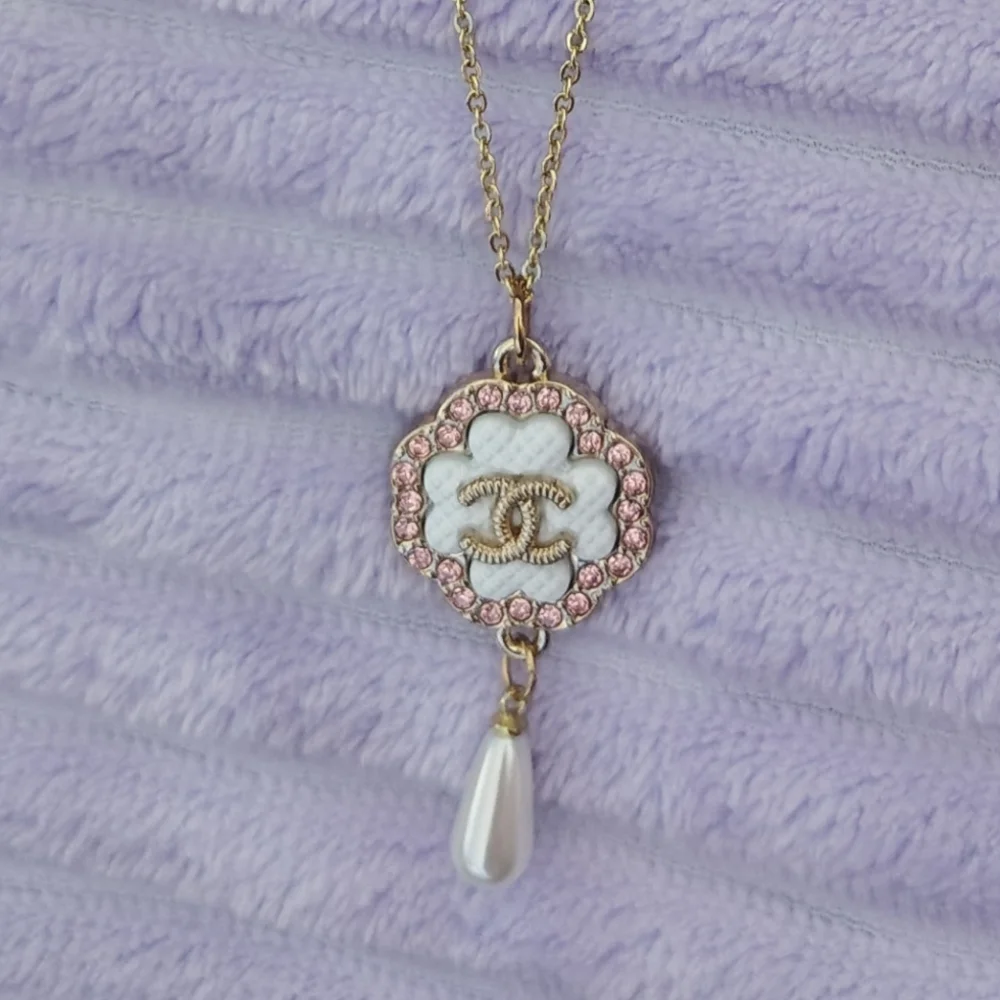 Chanel Pink/White Clover Zipper Pull Pendant/18k Gold Plated Chain. - Picture 4 of 6